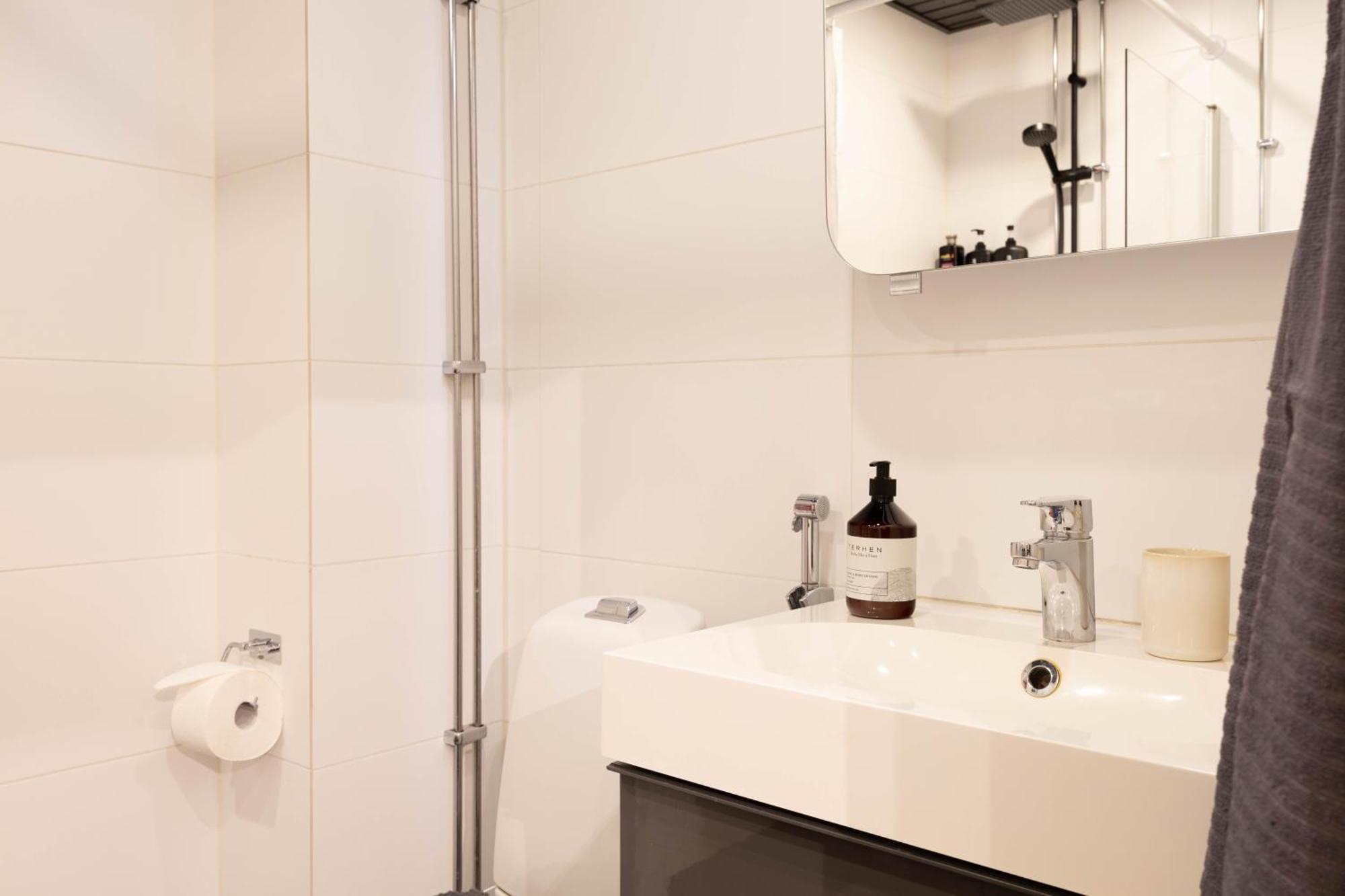 Apartamento Great Location & Transport Connections With Amenities 1-8 People Free Continental Breakfast Wifi Coffee &tea Helsínquia